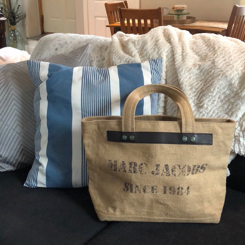 Marc Jacobs tan tote 👜